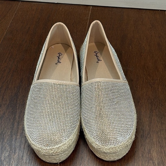 NWOT Qupid Women’s Rhinestone Flat Espadrilles Size 8.5 - Picture 2 of 7